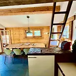 101 A Taveyanne 10pax *